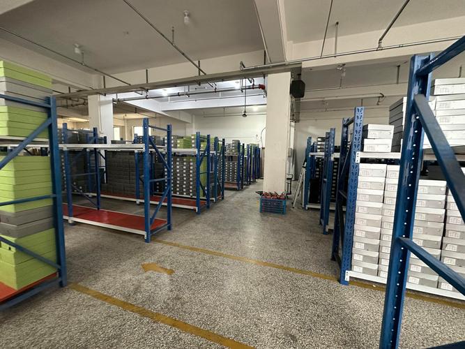 6工廠真實(shí)性保障溫州市百奇鯊鞋業(yè)2年主營(yíng):男式板鞋男式休閑